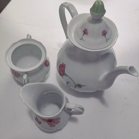 Denby Fine China Coffee Service made in Portugal. Beautiful Floral on pure white - Picture 6 of 6